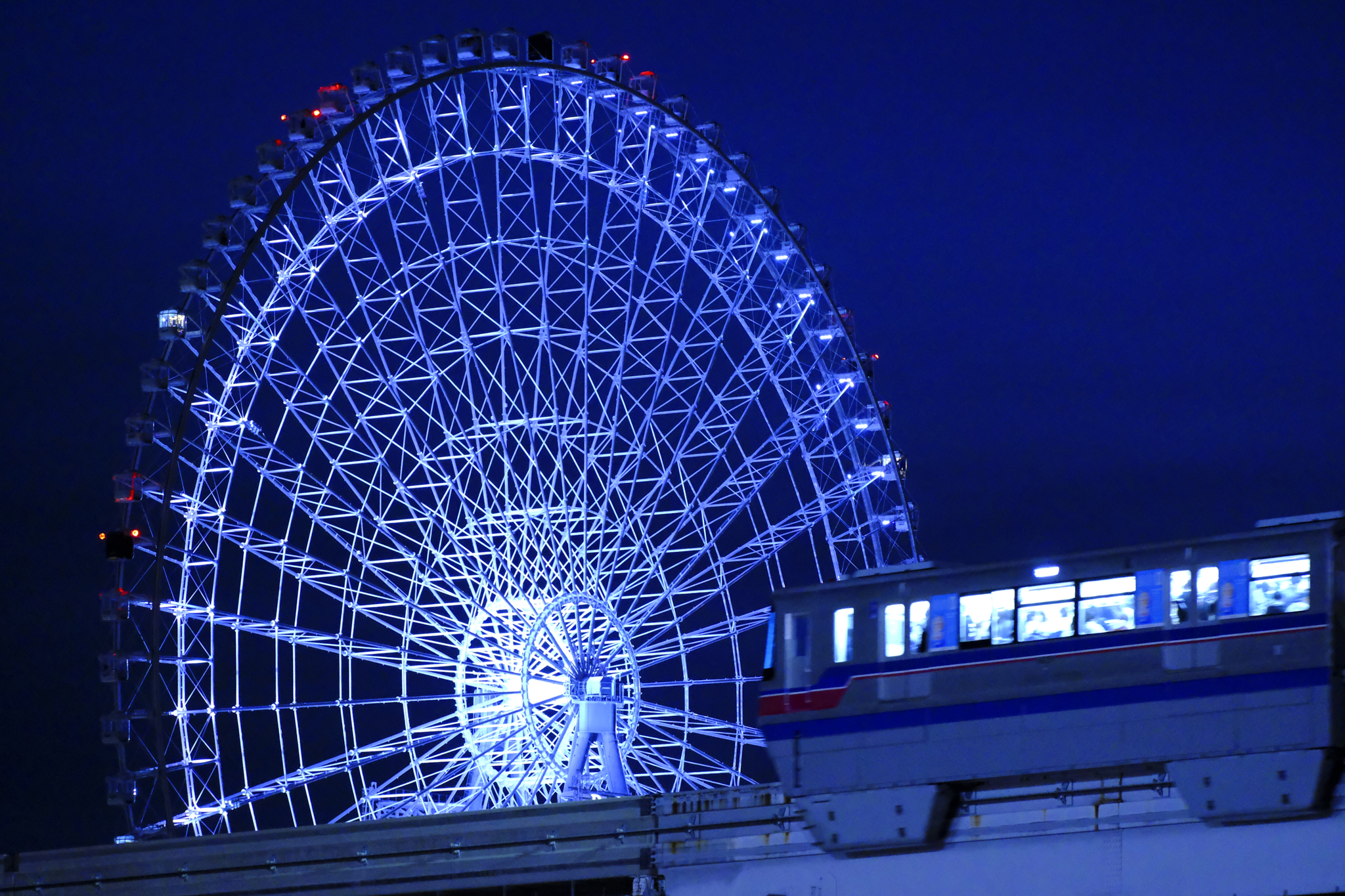 Osaka Monorail and Ferris wheel